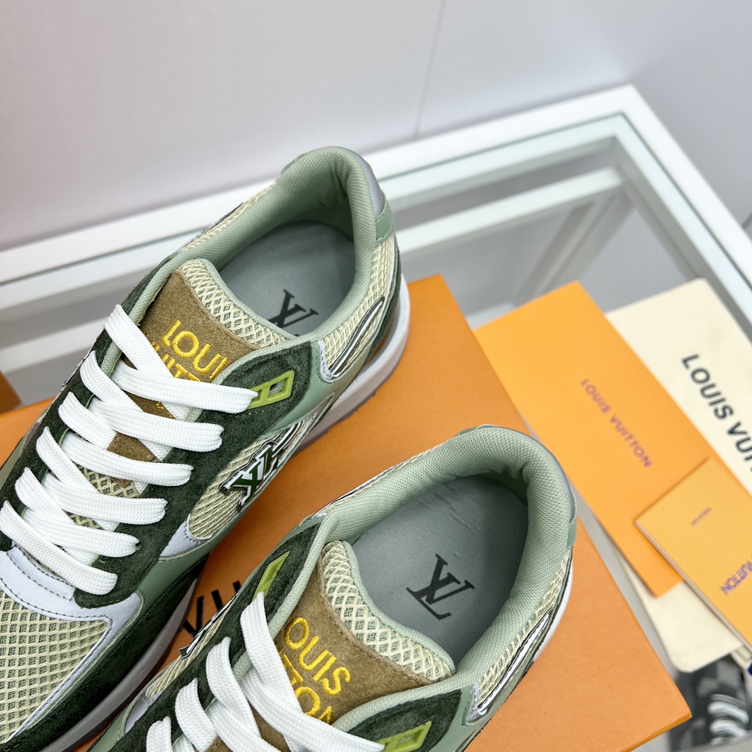 Louis Vuitton Run Away Sneaker (in britischer Größe) - EUR FASHION