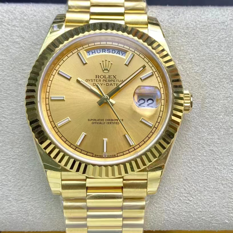 Rolex Day-Date 40 Uhr aus Gelbgold - EUR FASHION