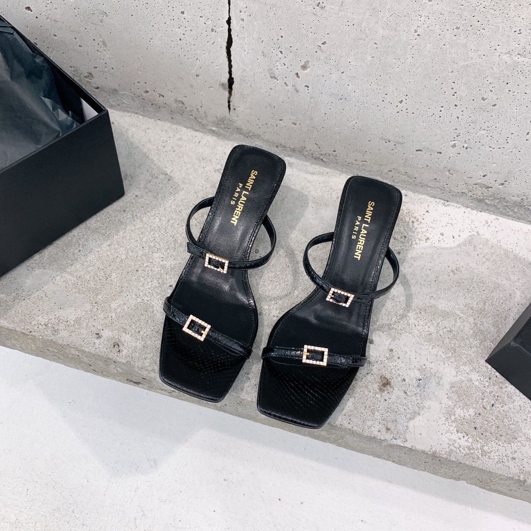 Saint Laurent Nuit Mules aus lackiertem Ayers - EUR FASHION