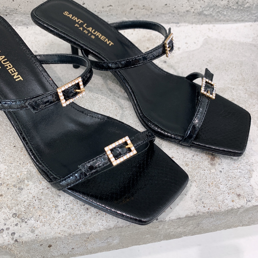 Saint Laurent Nuit Mules aus lackiertem Ayers - EUR FASHION