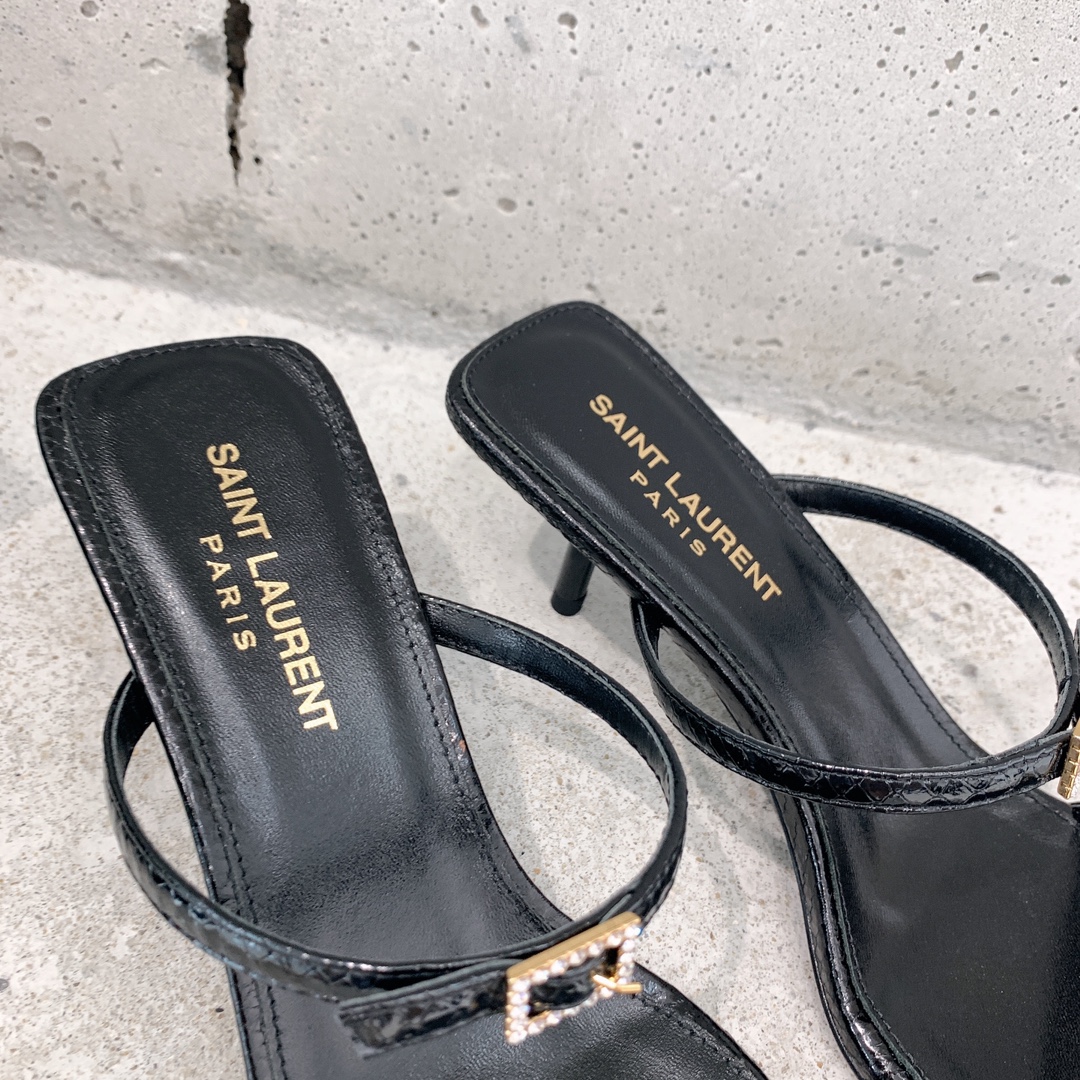 Saint Laurent Nuit Mules aus lackiertem Ayers - EUR FASHION