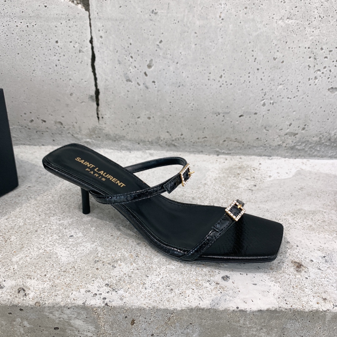 Saint Laurent Nuit Mules aus lackiertem Ayers - EUR FASHION