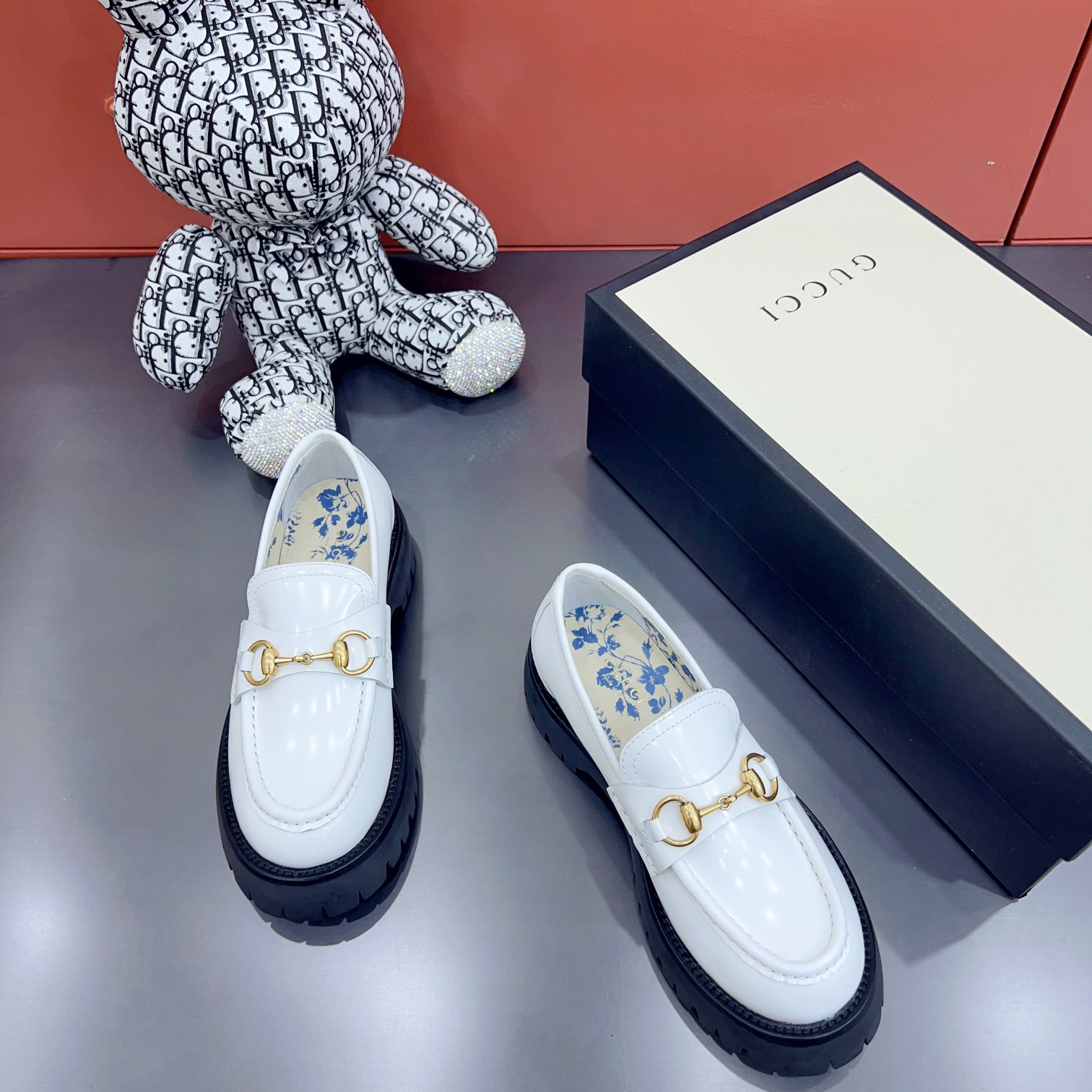 Gucci Horsebit-Loafer aus Leder mit Lug-Sohle - EUR FASHION