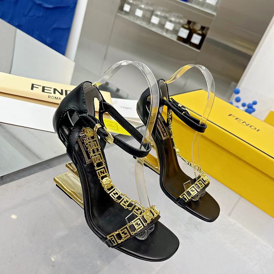 Fendi Fendi First Fendace schwarze Ledersandalen mit hohen Absätzen - EUR FASHION