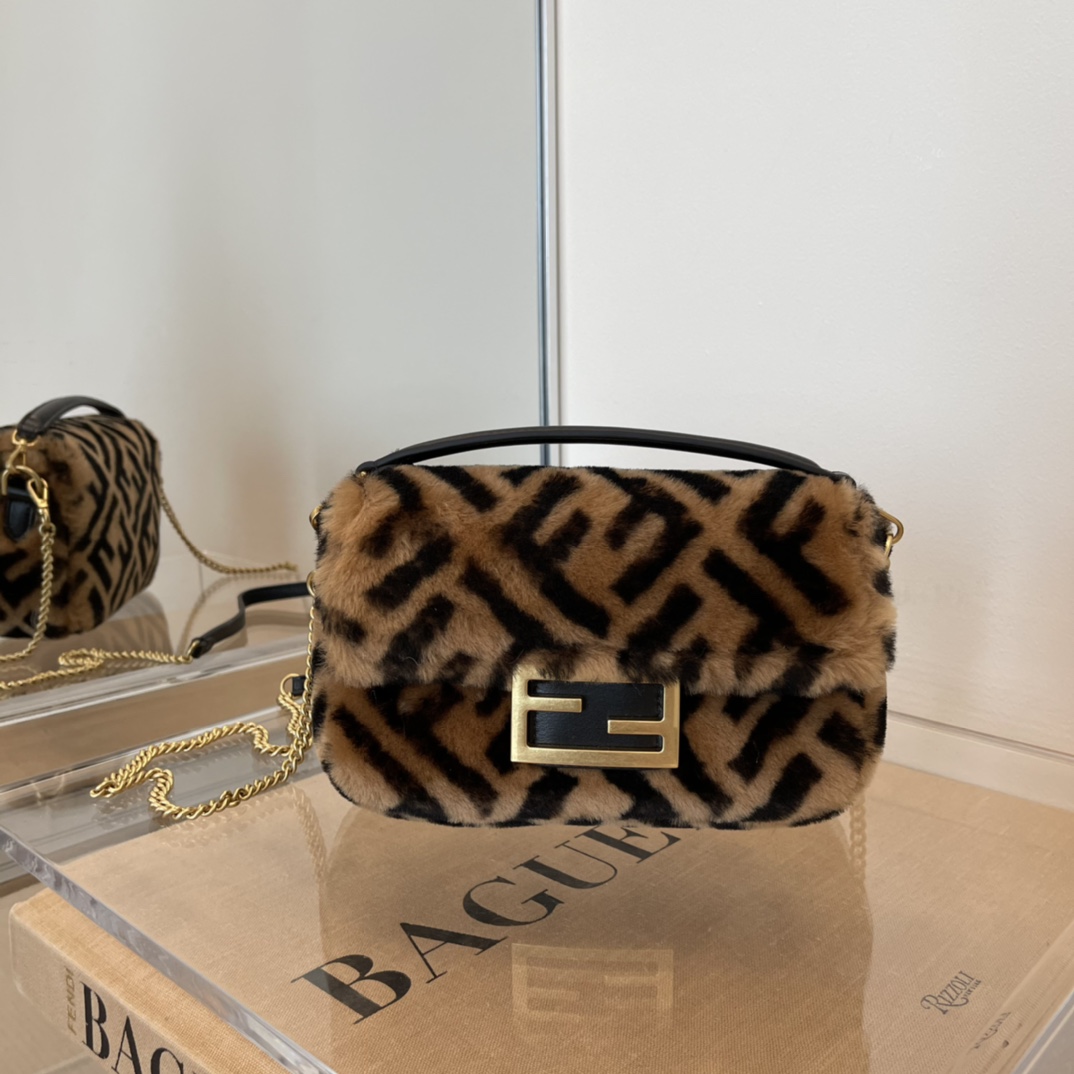 Fendi Baguette Braune Schaffelltasche - EUR FASHION