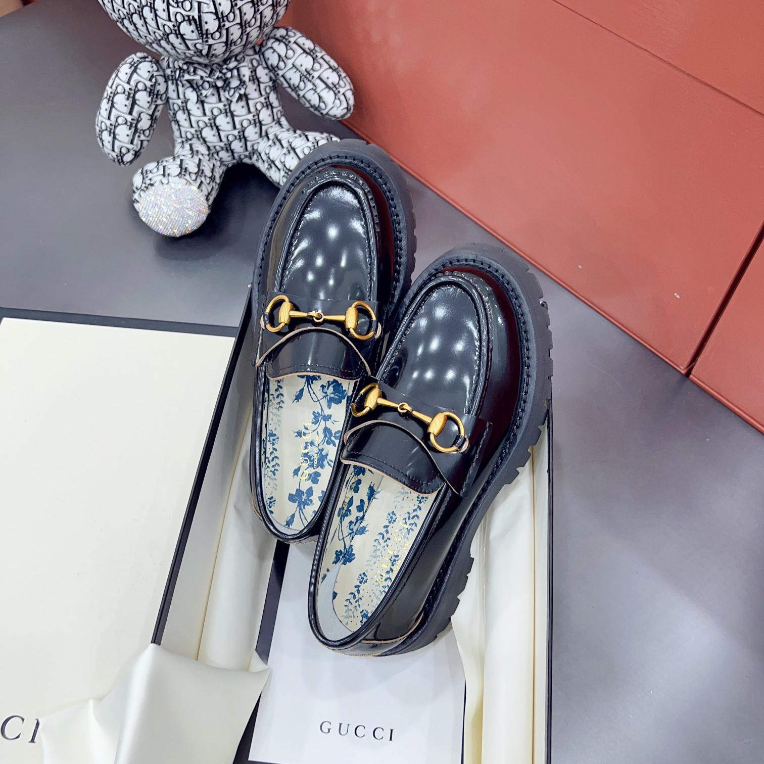 Gucci Horsebit-Loafer aus Leder mit Lug-Sohle - EUR FASHION