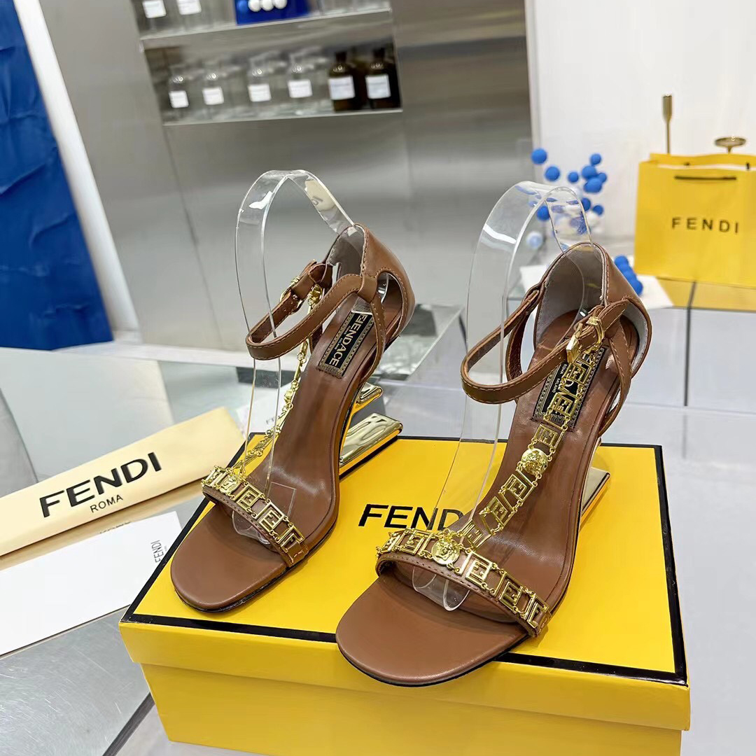 Fendi Fendi First Fendace braune Ledersandalen mit hohen Absätzen - EUR FASHION