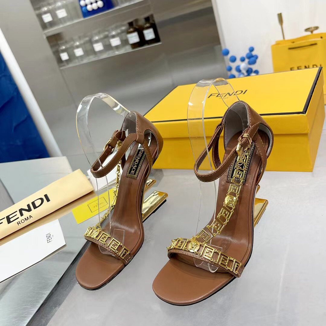 Fendi Fendi First Fendace braune Ledersandalen mit hohen Absätzen - EUR FASHION