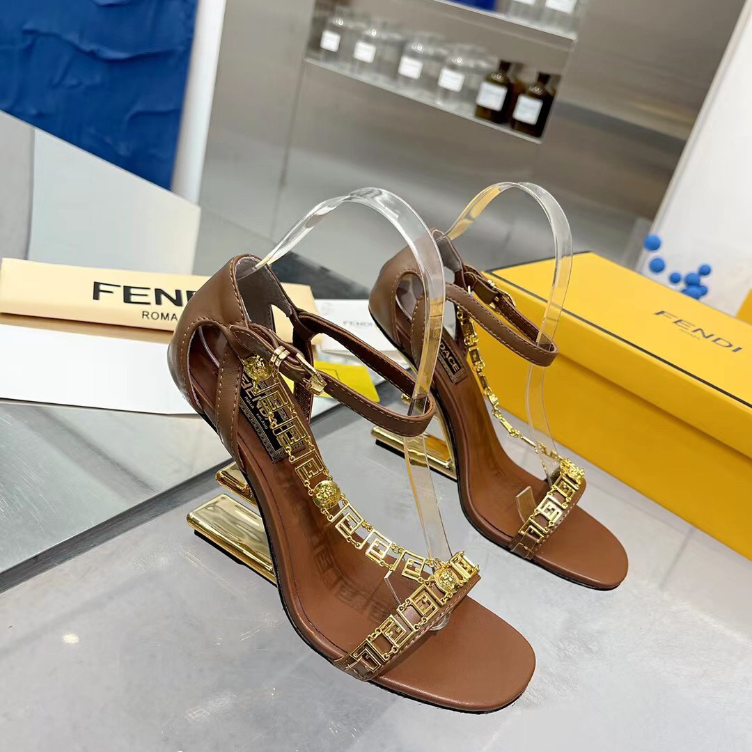 Fendi Fendi First Fendace braune Ledersandalen mit hohen Absätzen - EUR FASHION