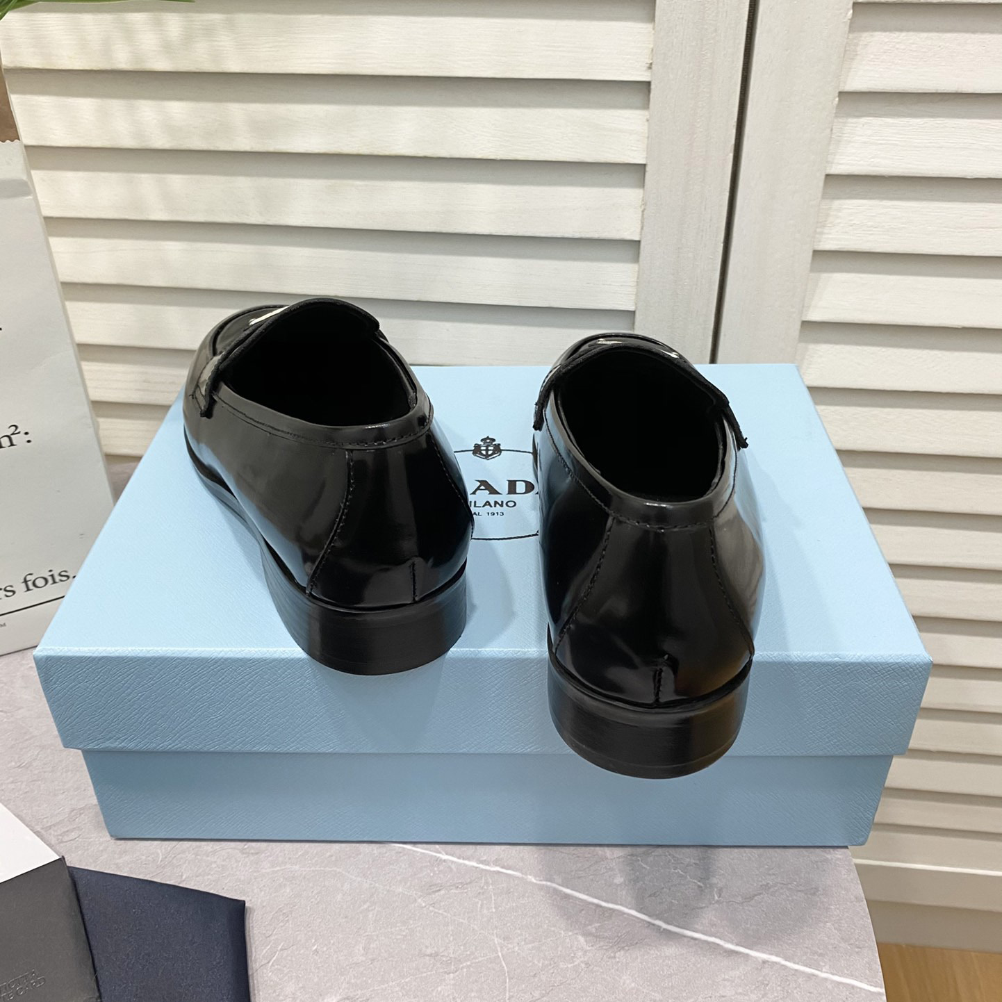 Prada Mokassins aus gebürstetem Leder in Schokoladenbraun - EUR FASHION