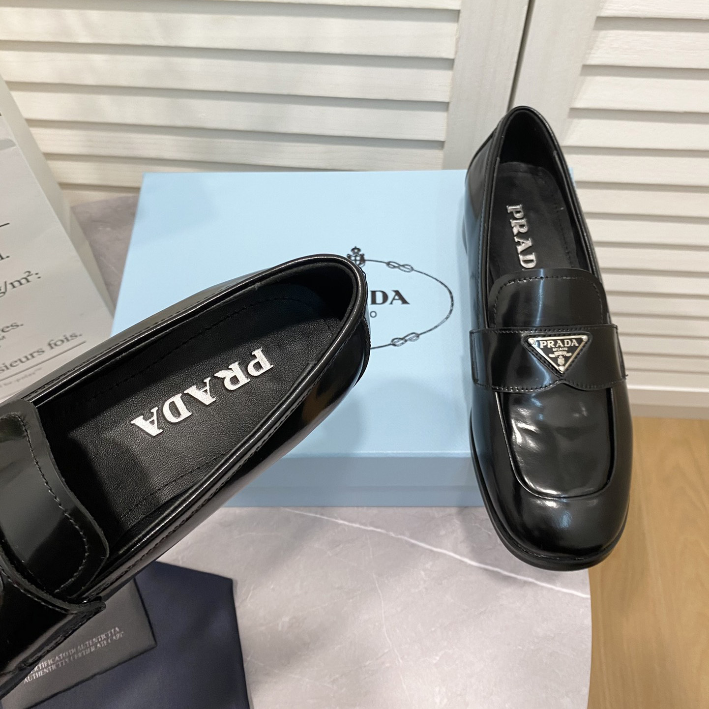 Prada Mokassins aus gebürstetem Leder in Schokoladenbraun - EUR FASHION