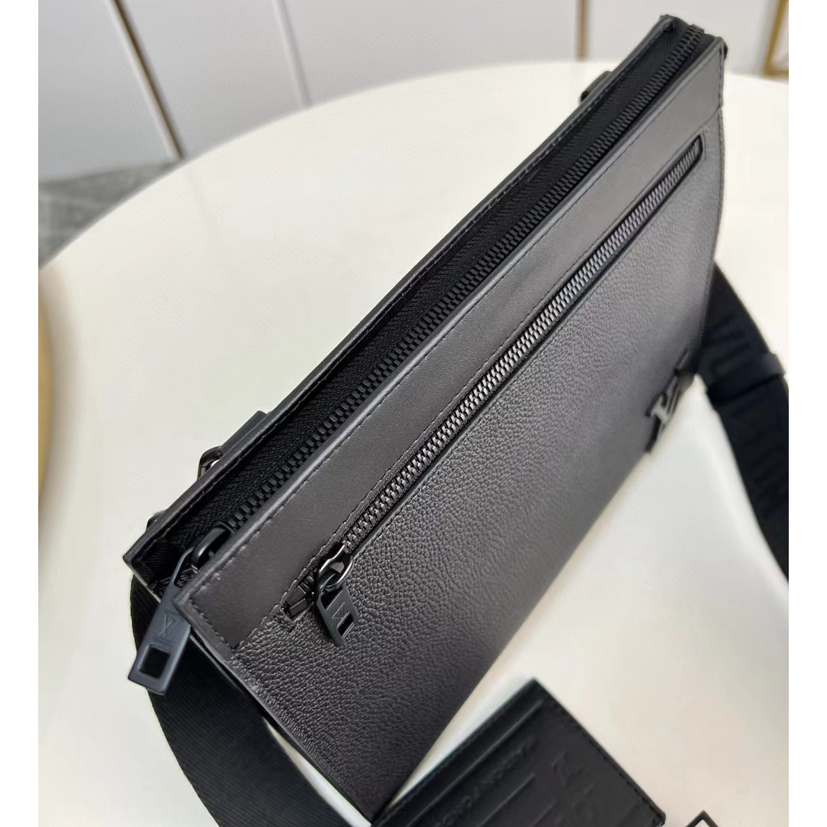 Louis Vuitton Messenger Voyage (28-21-6 cm) M59329 - EUR FASHION