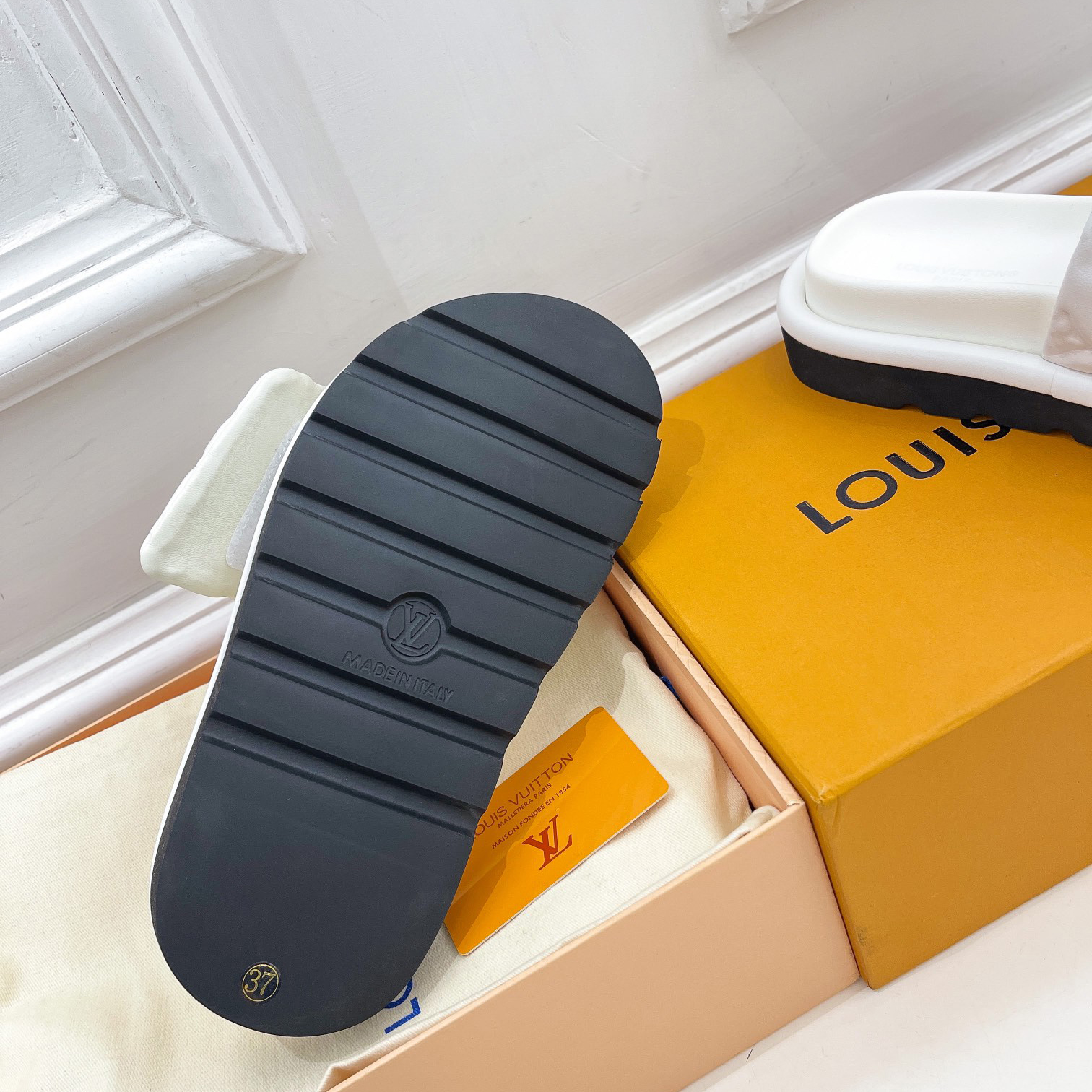 Louis Vuitton Pool Pillow Comfort Mule 1AABKV - EUR FASHION
