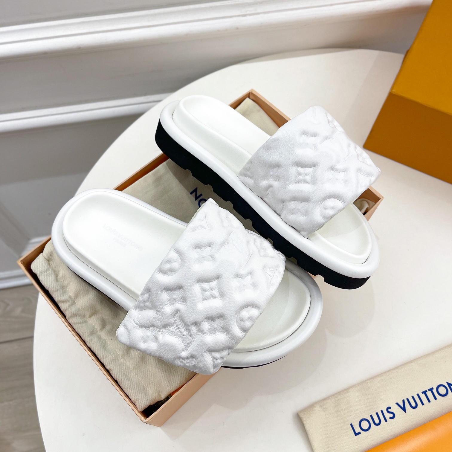 Louis Vuitton Pool Pillow Comfort Mule 1AABKV - EUR FASHION