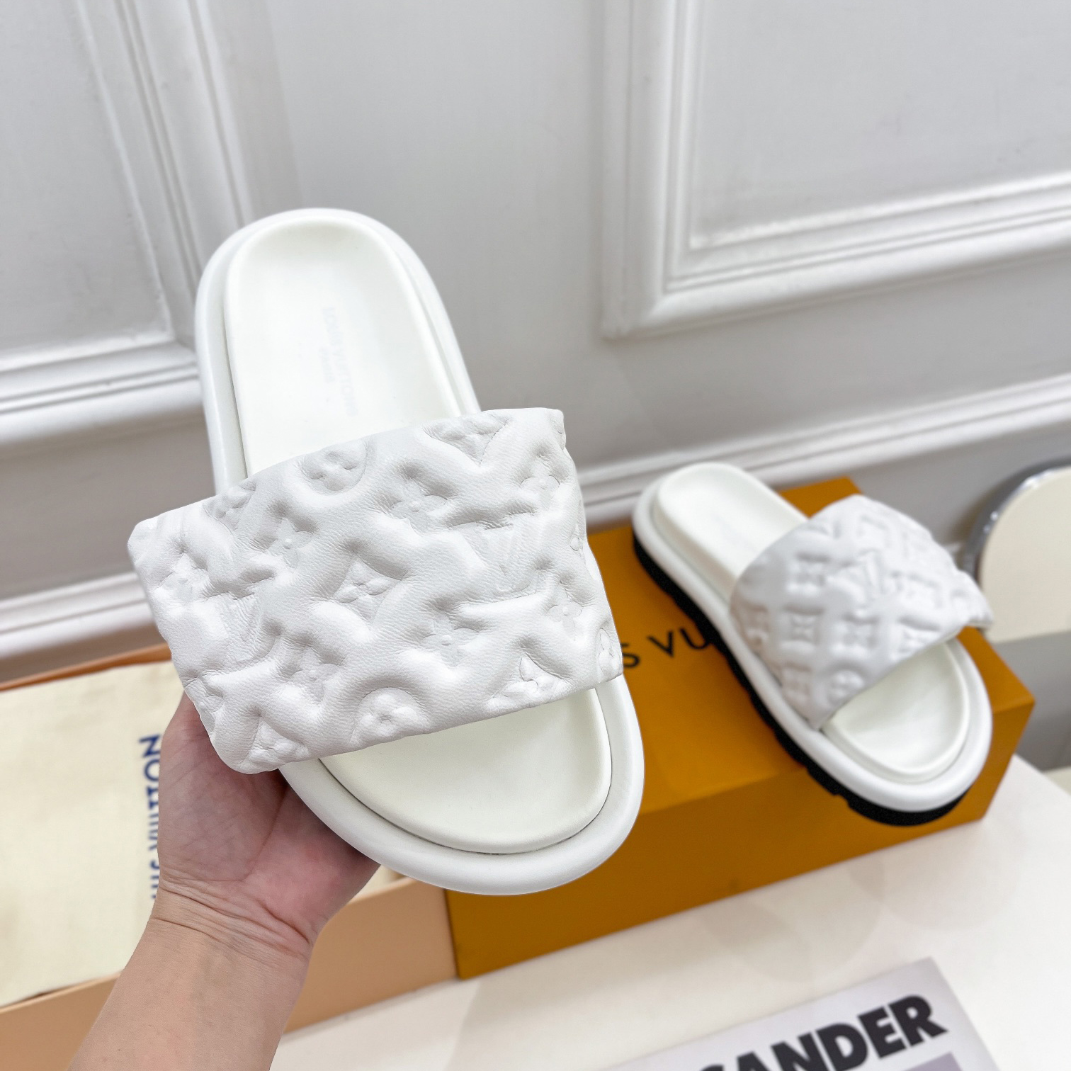 Louis Vuitton Pool Pillow Comfort Mule 1AABKV - EUR FASHION