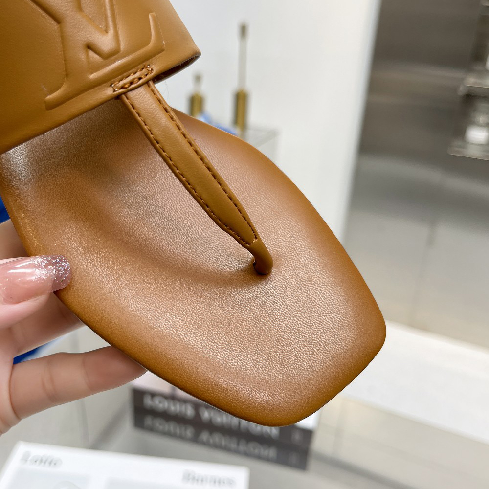 Drapierter, flacher Tanga von Louis Vuitton - EUR FASHION