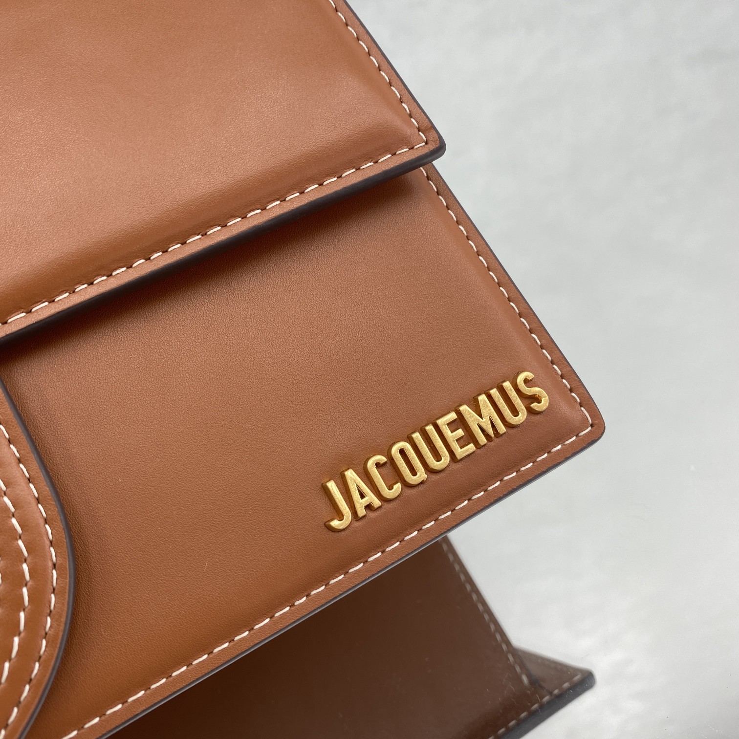 Jacquemus Le Grand Bambino Umhängetasche mit Klappe (24-13-7CM) - EUR FASHION