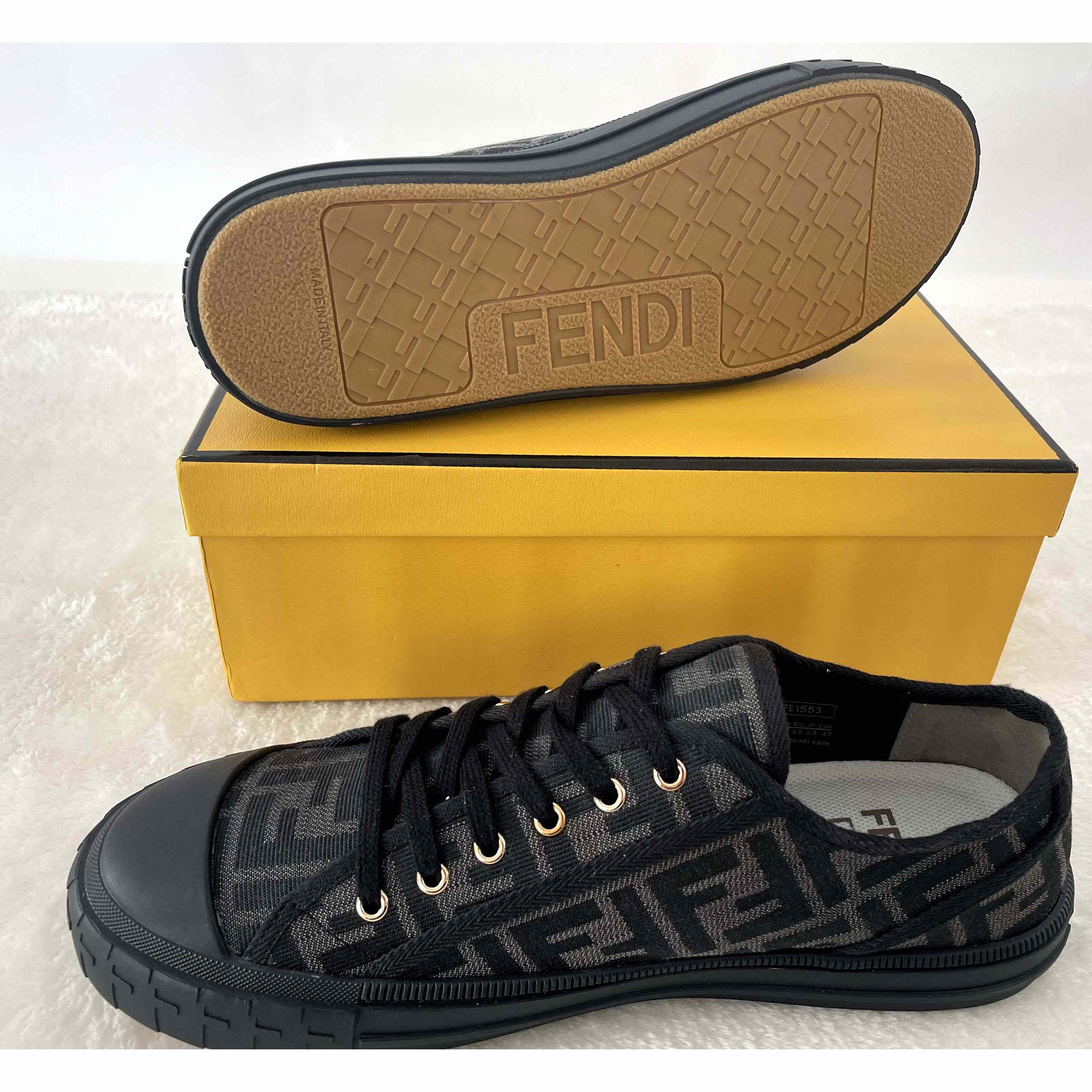 Fendi Domino Low-Top-Sneaker aus schwarzem Stoff - EUR FASHION