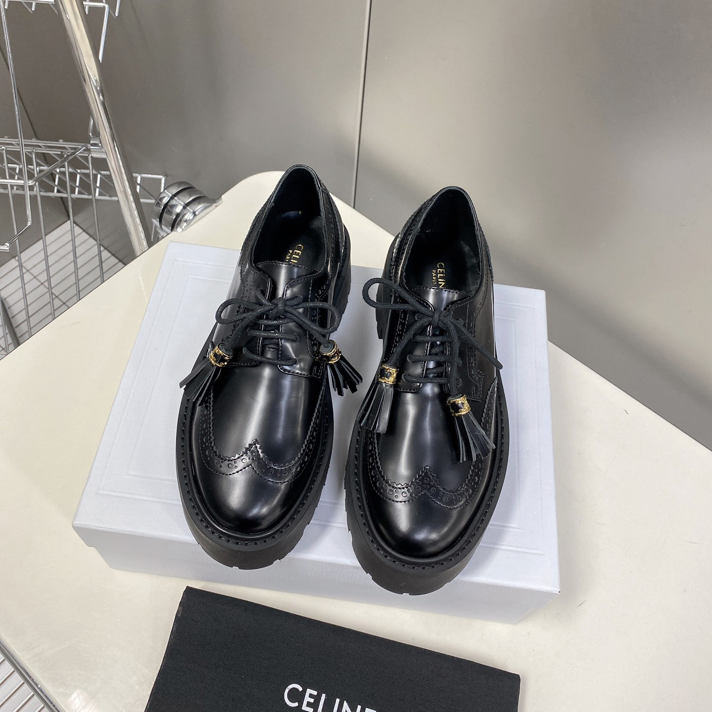 Celine Bulky Brogue Derby in poliertem Bull - EUR FASHION