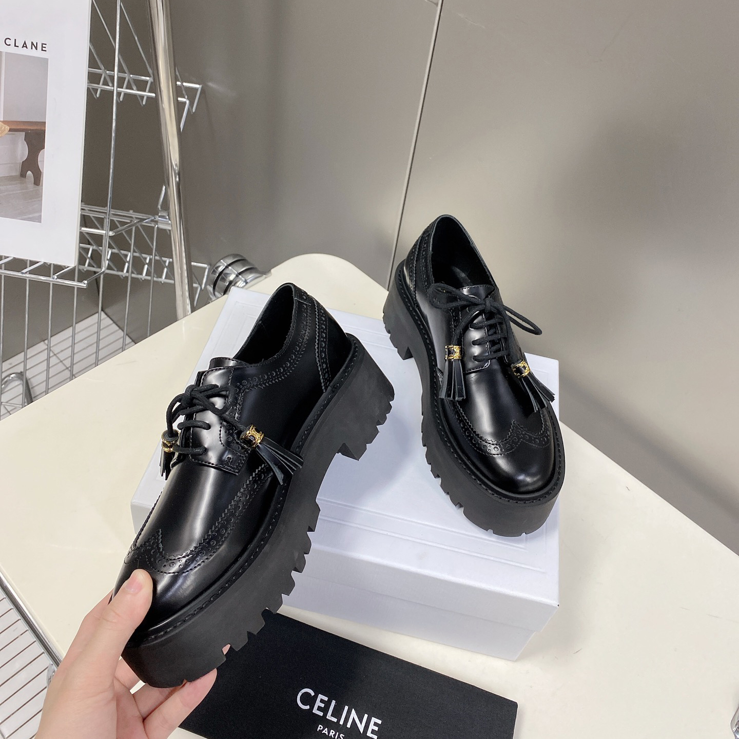 Celine Bulky Brogue Derby in poliertem Bull - EUR FASHION