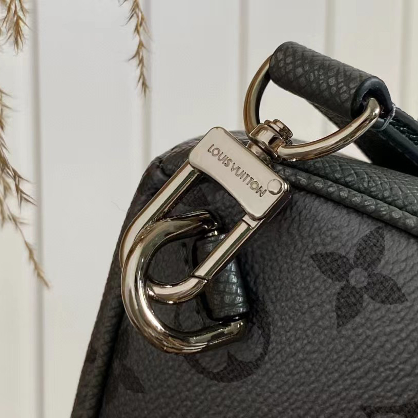 Louis Vuitton Outdoor-Schultertasche (13–21–5 cm) M30833 - EUR FASHION
