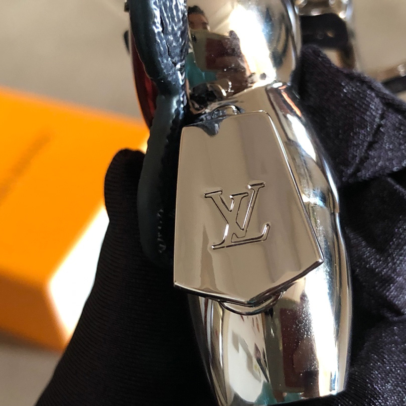 Louis Vuitton Vivienne Taschenanhänger und Schlüsselhalter aus Metall - EUR FASHION