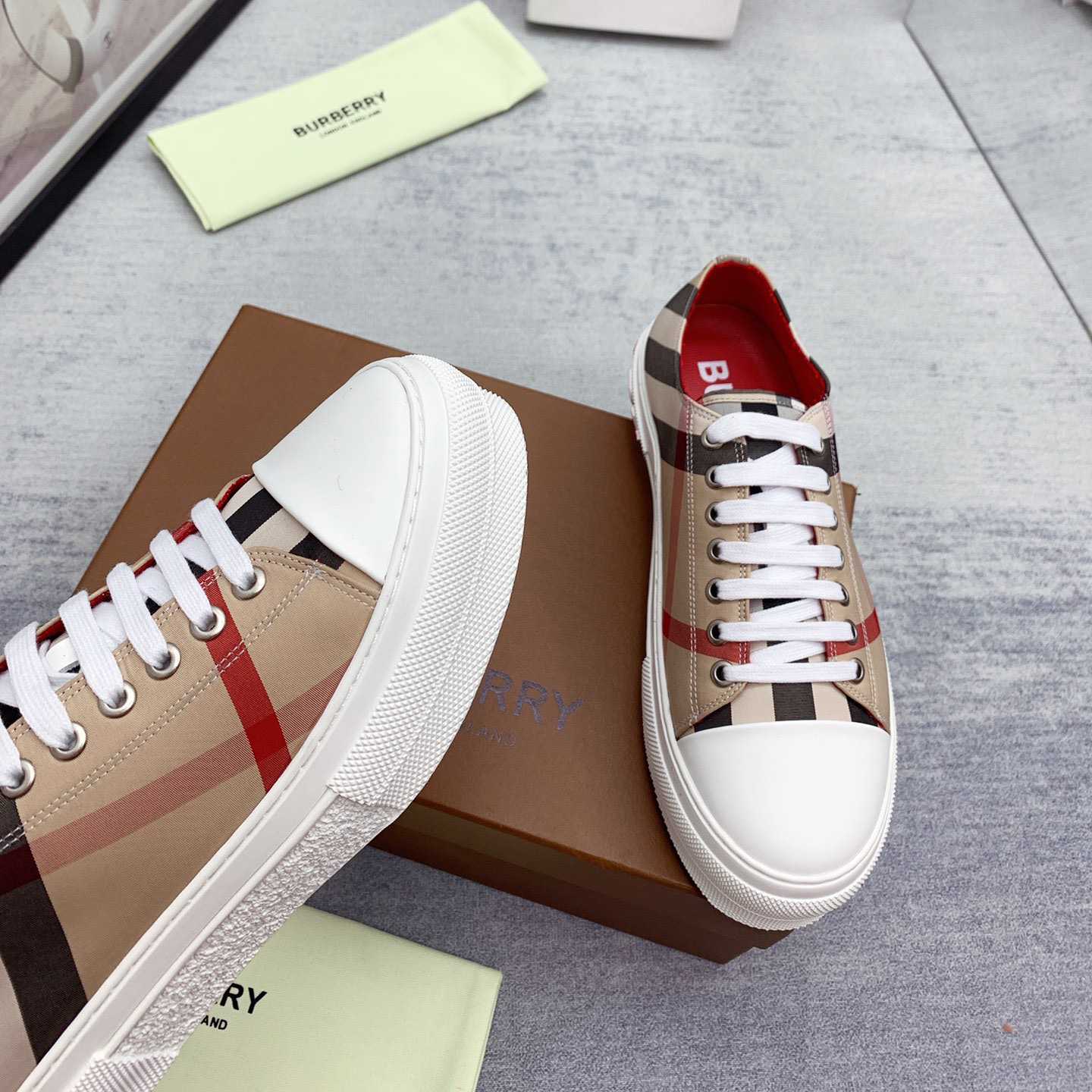 Burberry-Sneaker aus Baumwolle mit Karomuster - EUR FASHION