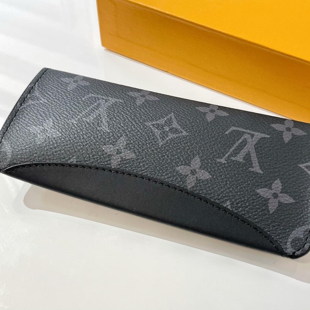 Louis Vuitton Woody Brillenetui GI0296 - EUR FASHION