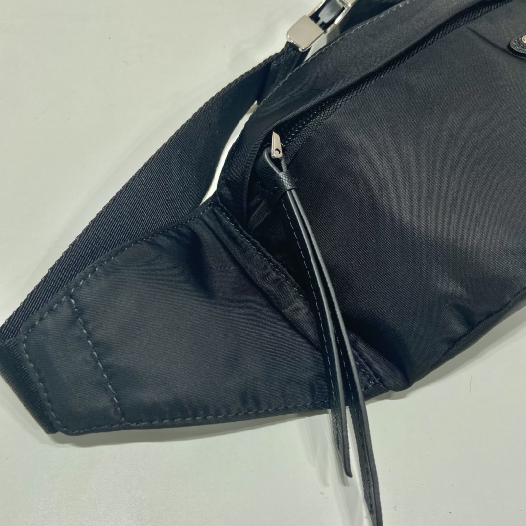Prada Re-Nylon-Gürteltasche (26-12-7 cm) - EUR FASHION