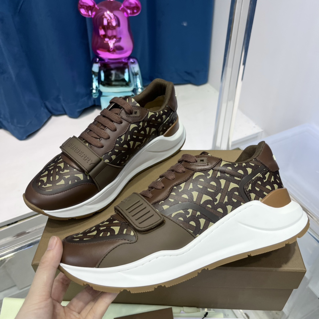 Burberry-Monogramm-Sneaker aus Nylon und Leder - EUR FASHION