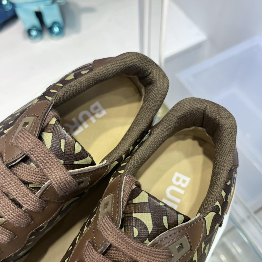 Burberry-Monogramm-Sneaker aus Nylon und Leder - EUR FASHION