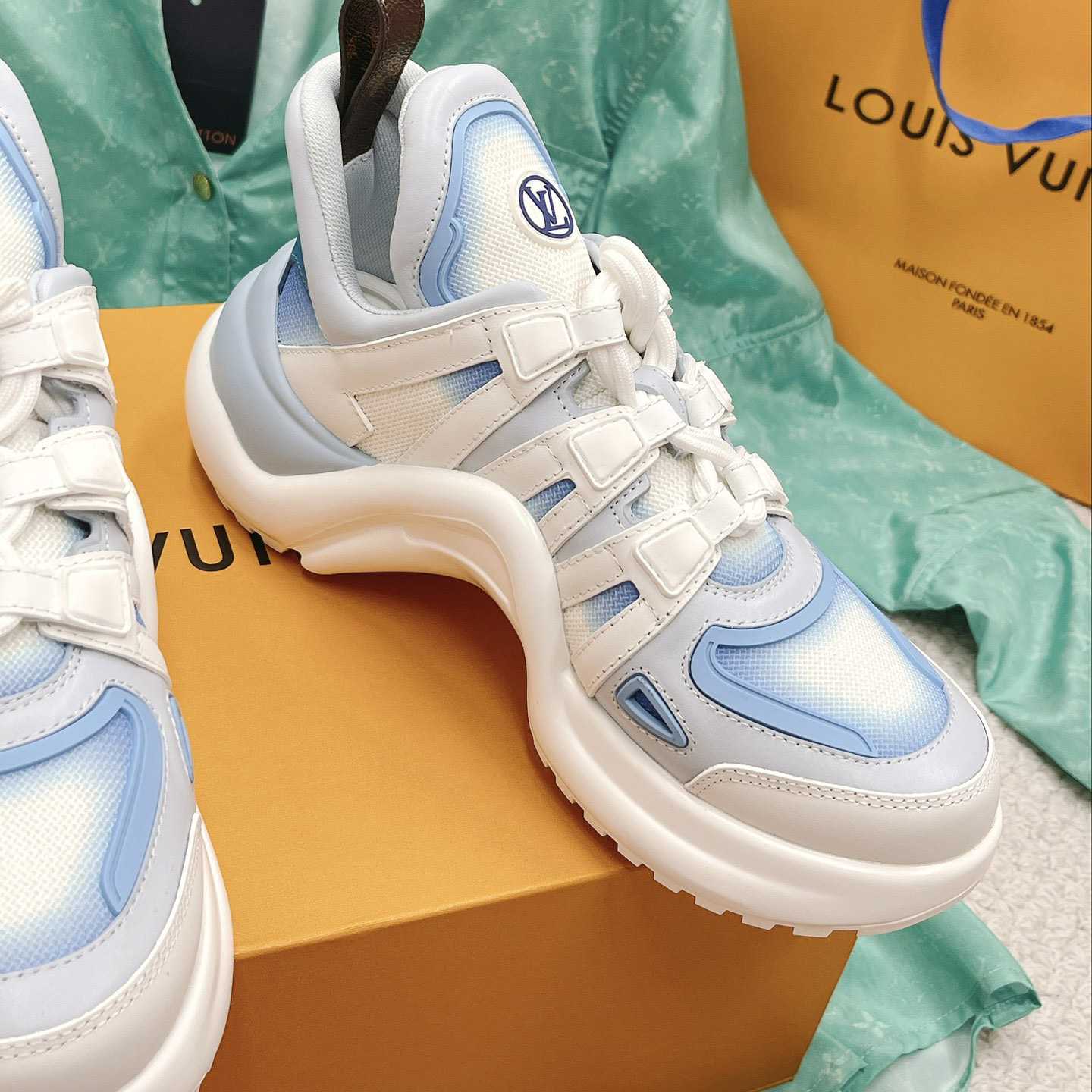 Louis Vuitton LV Archlight Sneaker 1A9RVH - EUR FASHION