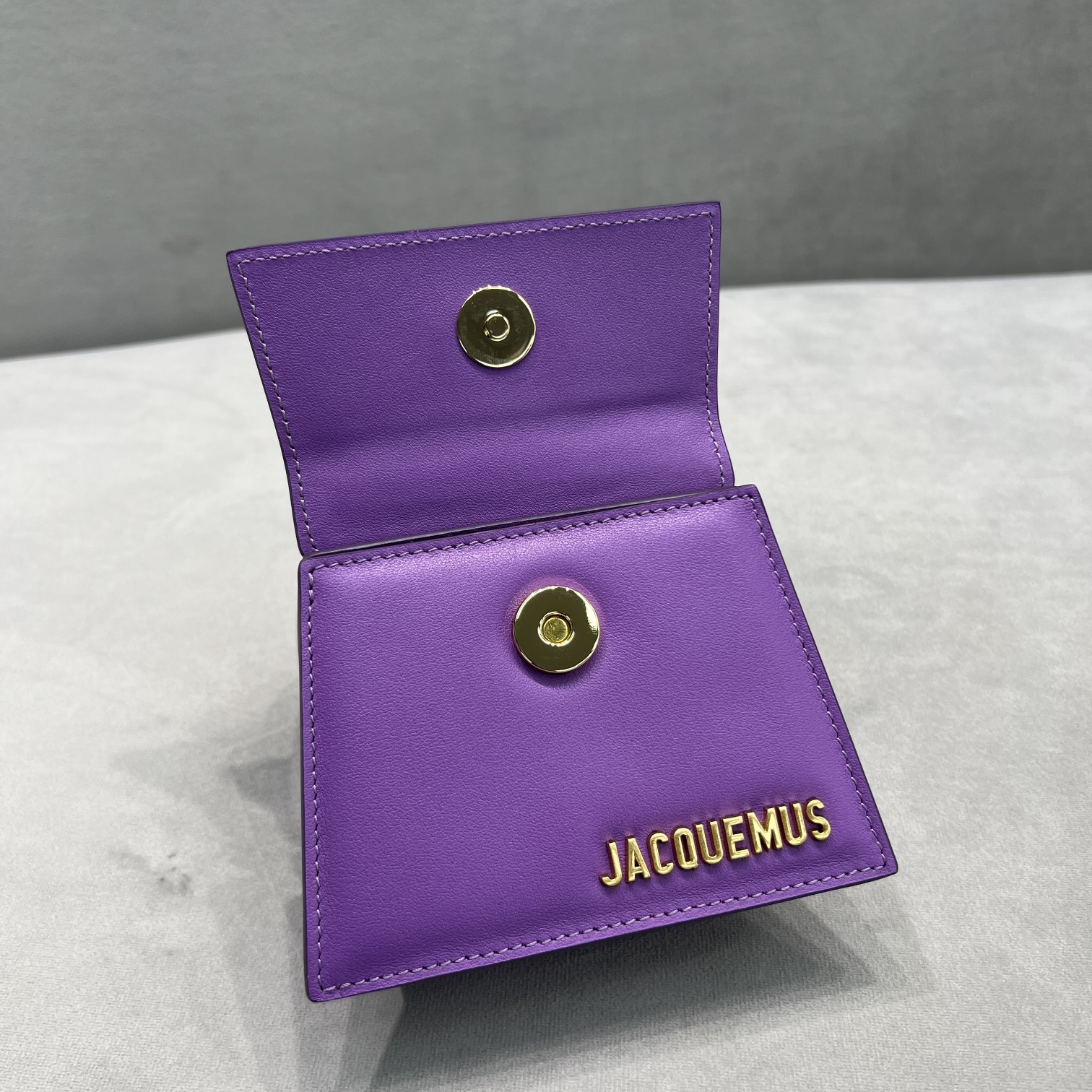 Jacquemus Le Chiquito Signature Mini Handtasche (12-8-5cm) - EUR FASHION