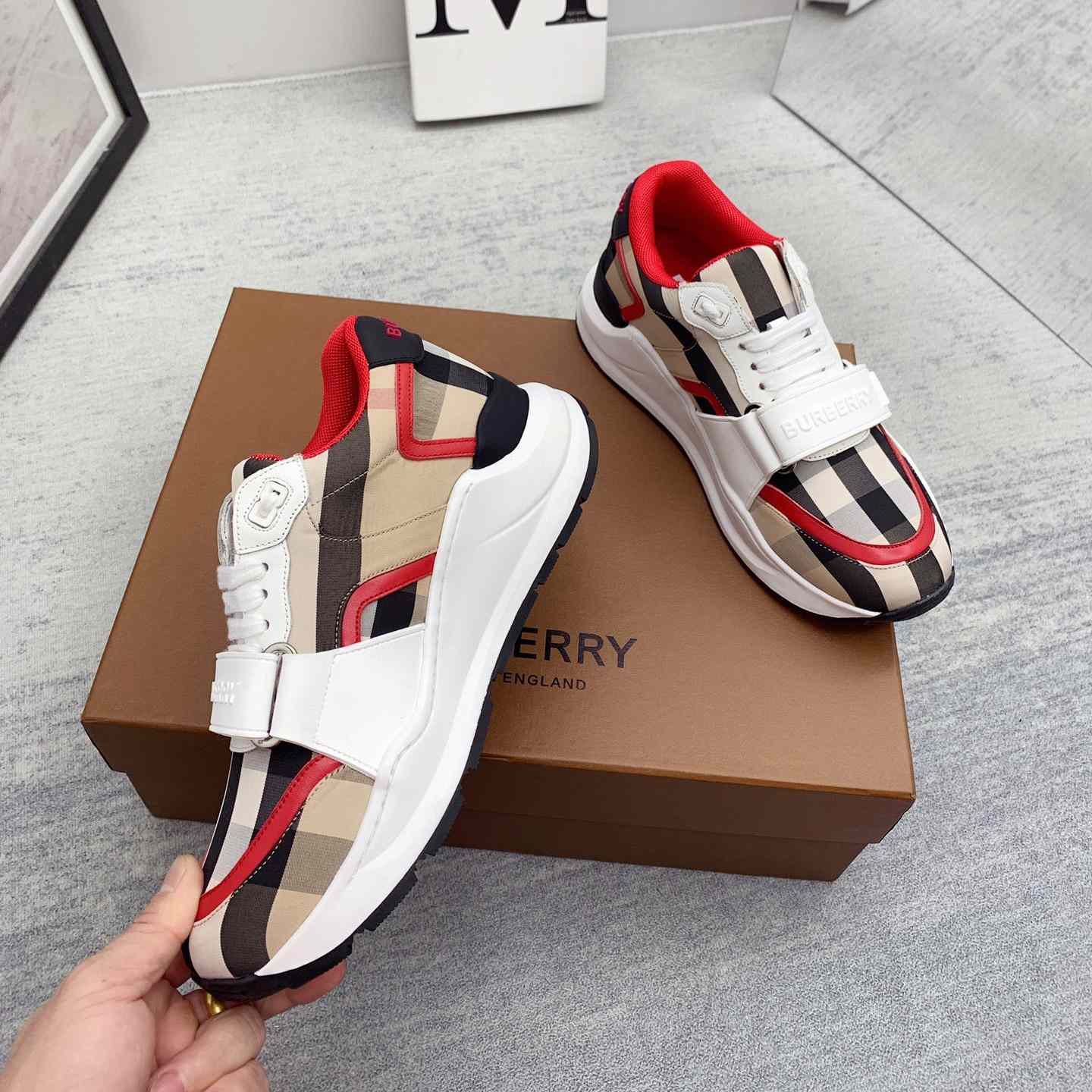 Burberry-Sneaker aus Nylon und Leder mit Karomuster - EUR FASHION