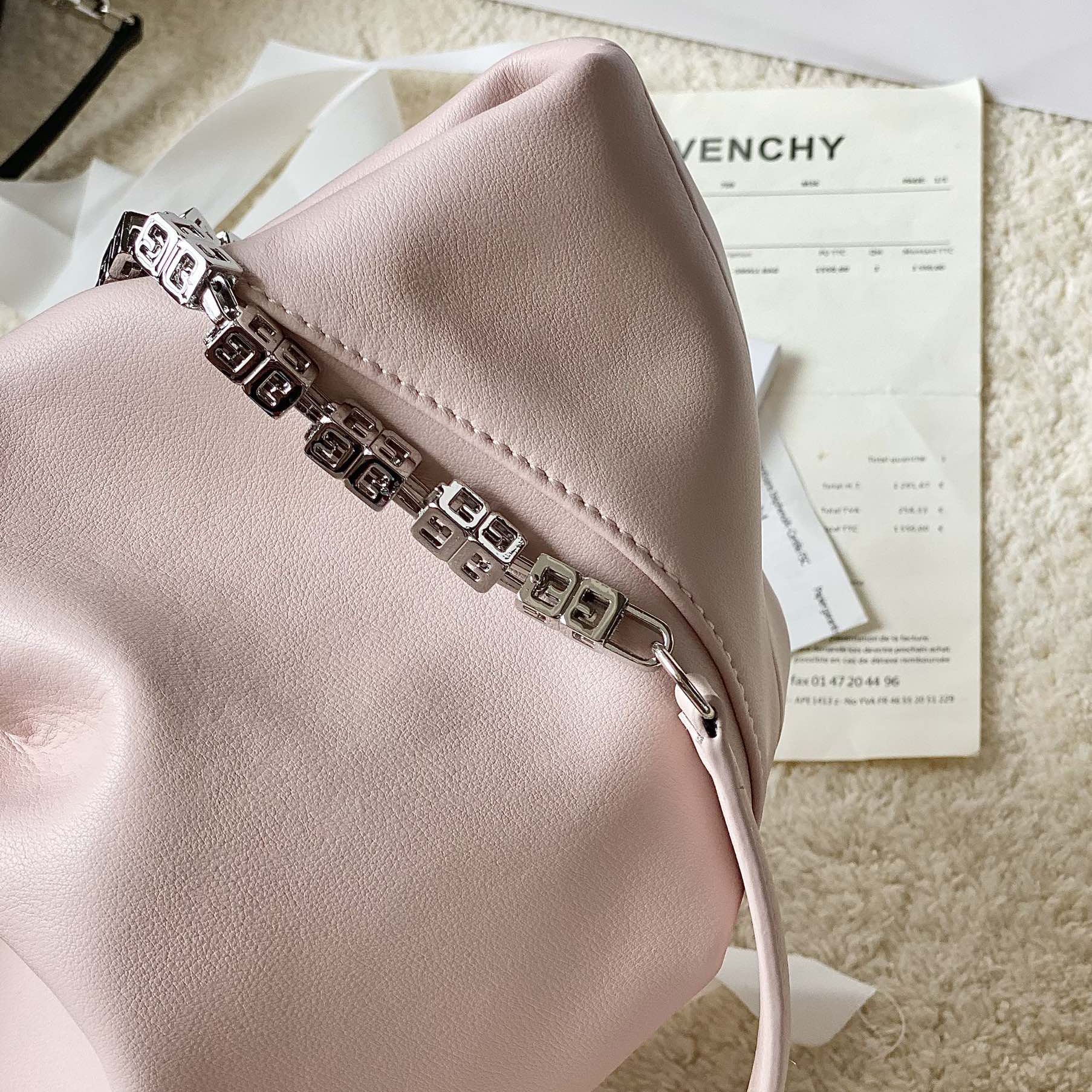 Givenchy Kleine Kenny-Tasche aus Glattleder – Blütenrosa (32–22–17 cm) - EUR FASHION