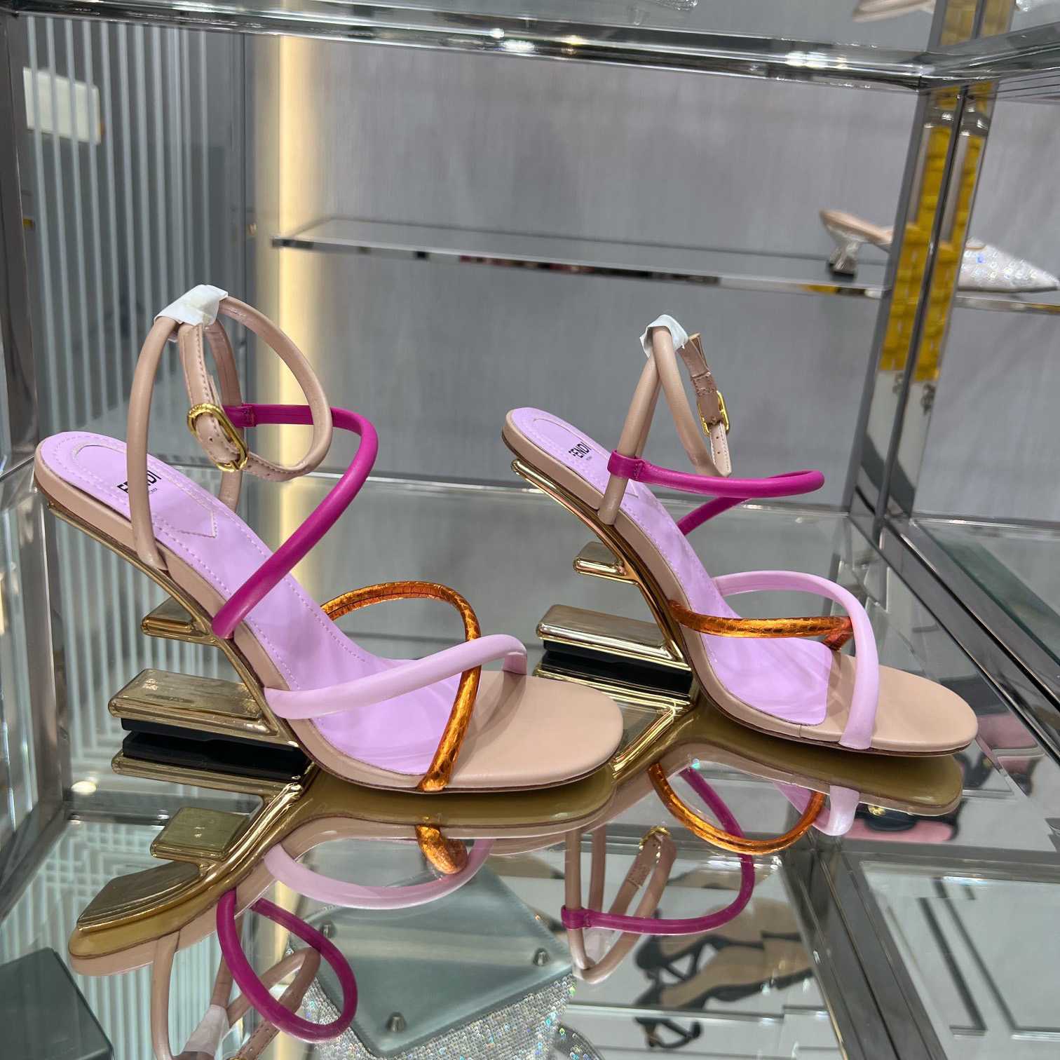 Fendi First Sandalen aus rosa Nappaleder mit hohen Absätzen - EUR FASHION