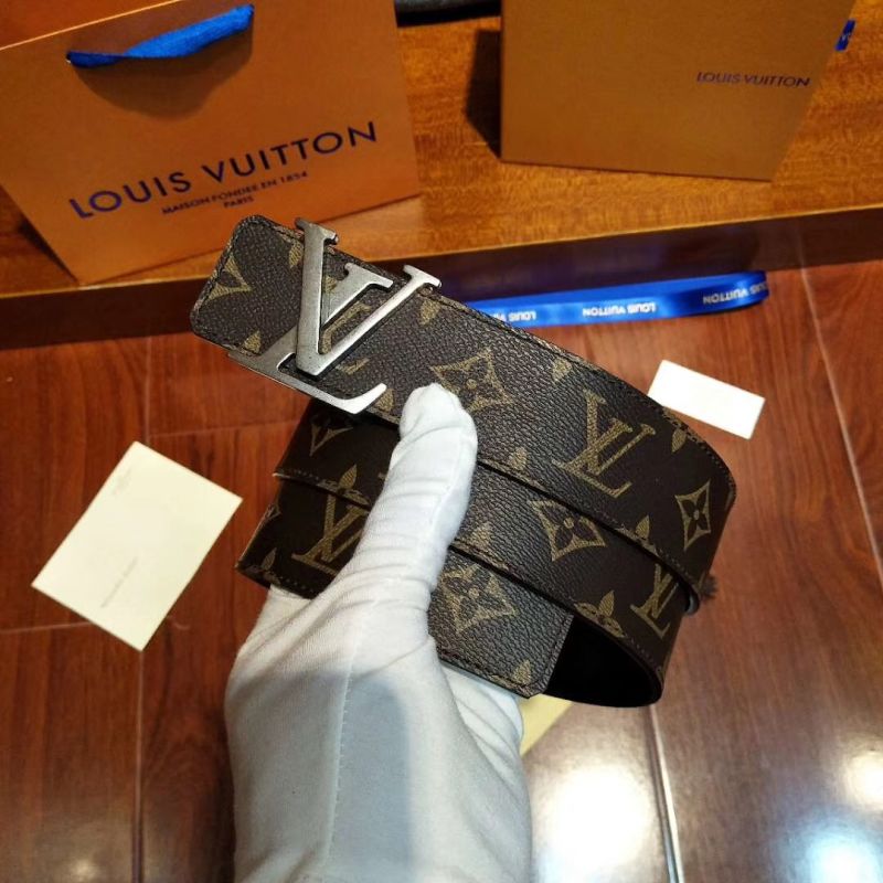 Louis Vuitton LV Initiales 40MM Reversible M9821U - EUR FASHION