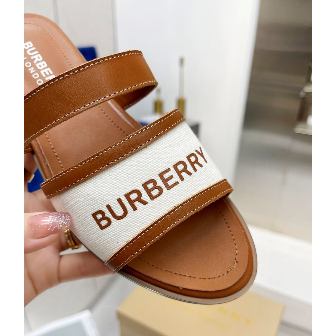 Burberry-Sandalen aus Segeltuch und Leder mit Logo-Print - EUR FASHION