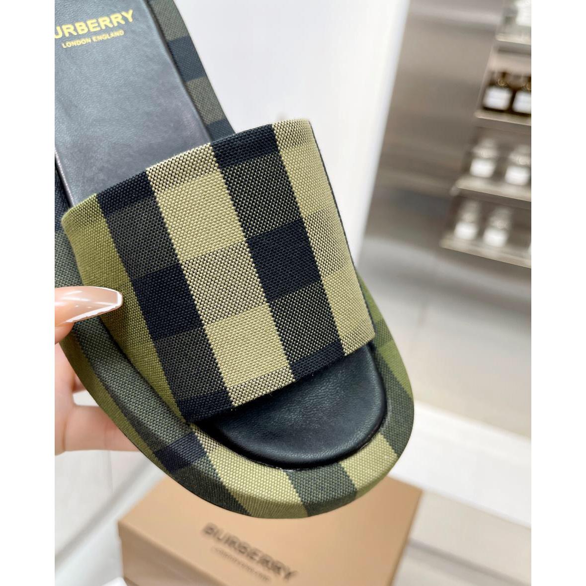 Burberry-Slides aus Baumwolle mit Karomuster - EUR FASHION