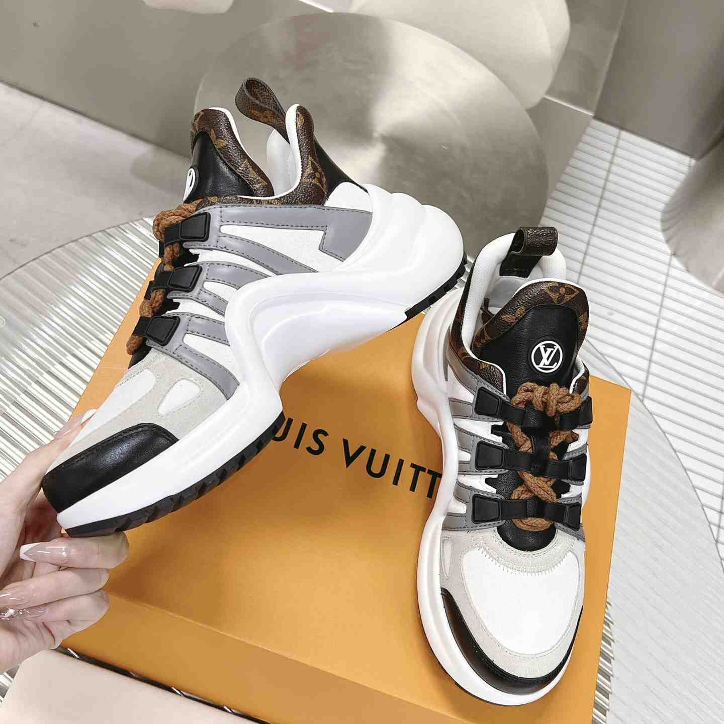 Louis Vuitton LV Archlight Sneaker 1AAOWZ - EUR FASHION