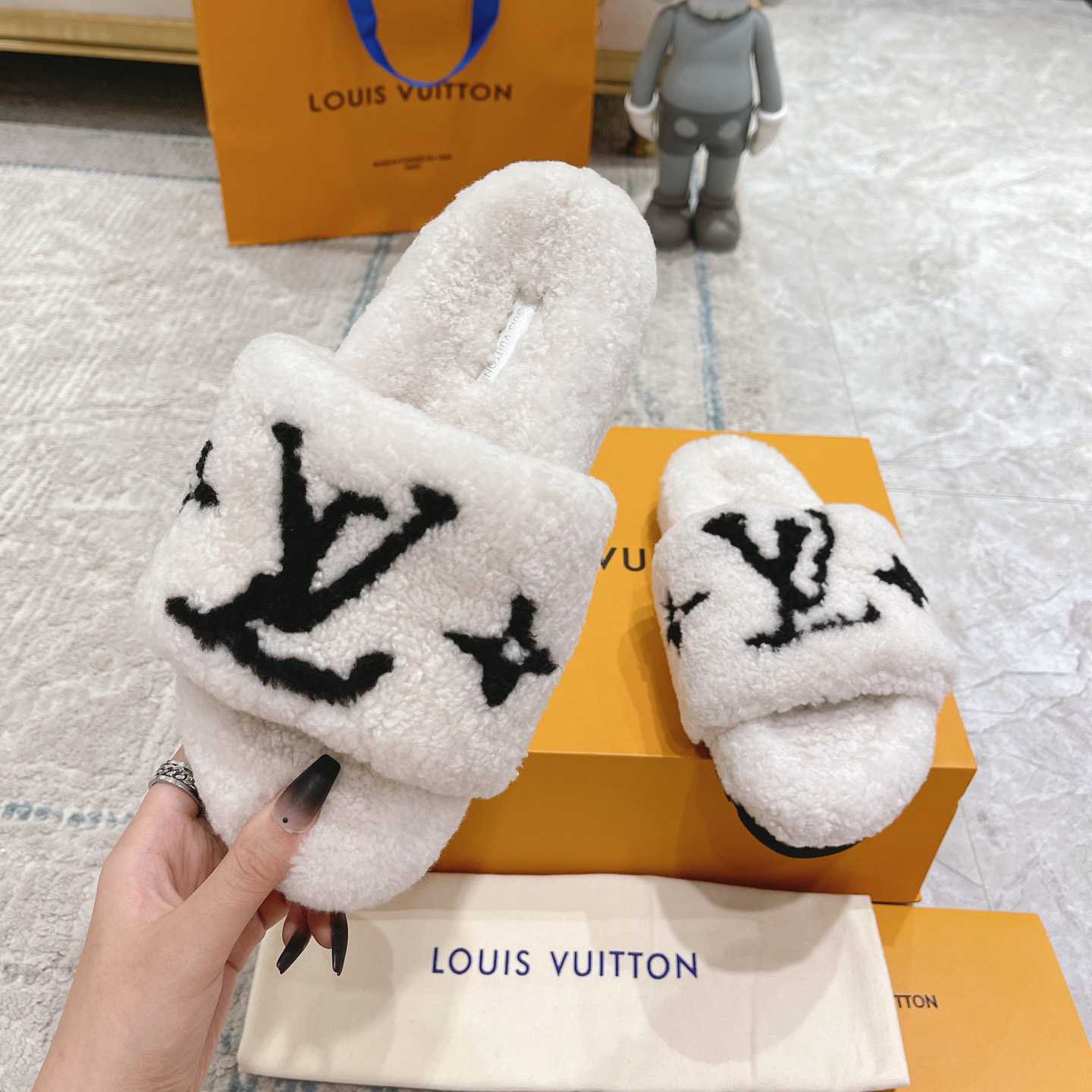 Louis Vuitton Paseo Flat Comfort Mule - EUR FASHION