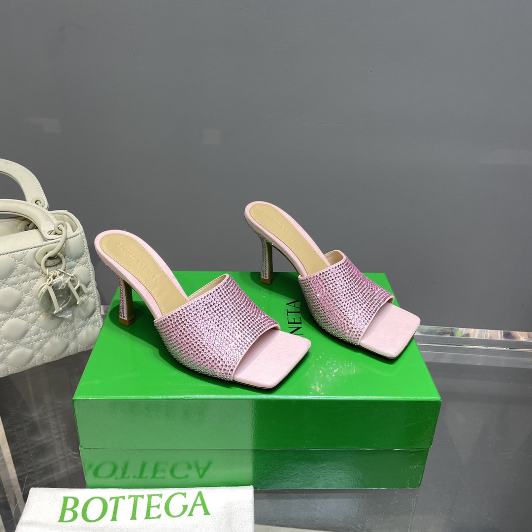 Bottega Veneta Stretch-Pantoletten aus Seide mit Strassverzierung - EUR FASHION