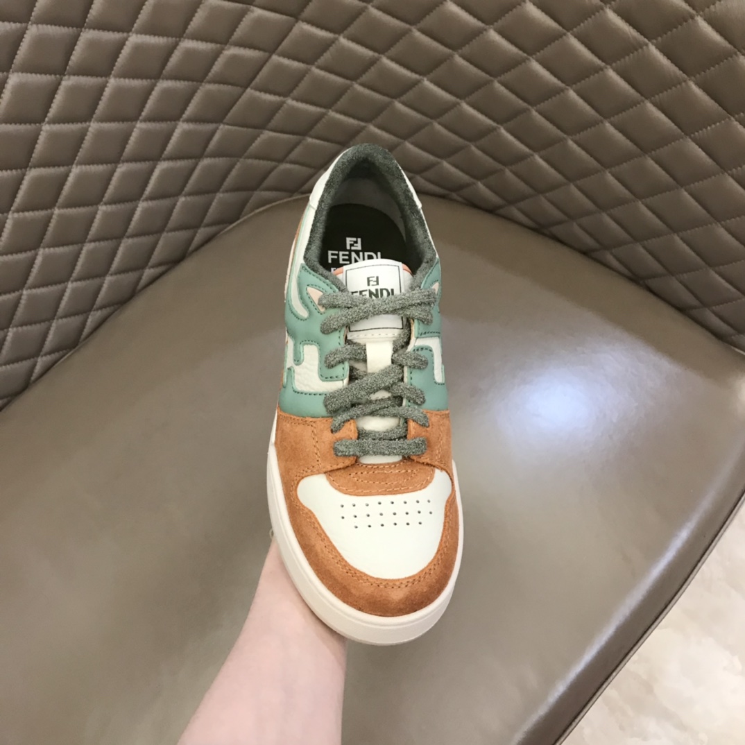 Fendi Amaranth-Wildleder-Low-Top-Sneaker - EUR FASHION