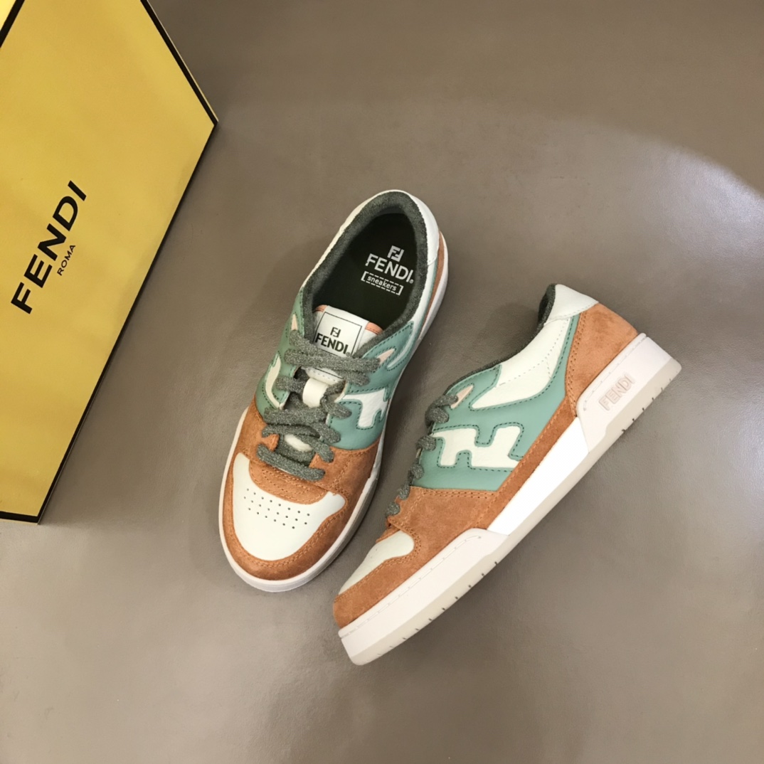 Fendi Amaranth-Wildleder-Low-Top-Sneaker - EUR FASHION