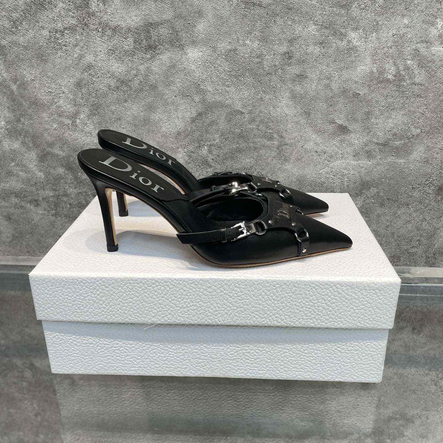 Schwarze Dior-Lederpumps - EUR FASHION