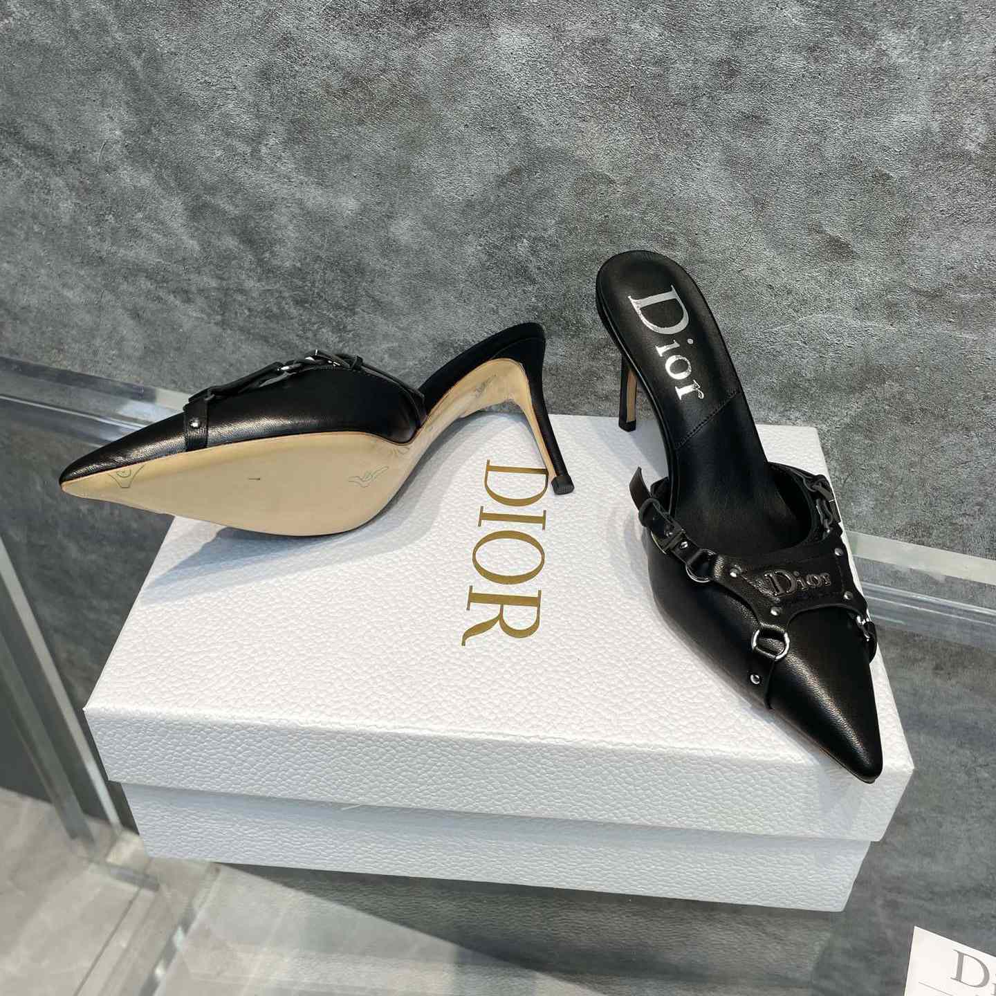 Schwarze Dior-Lederpumps - EUR FASHION