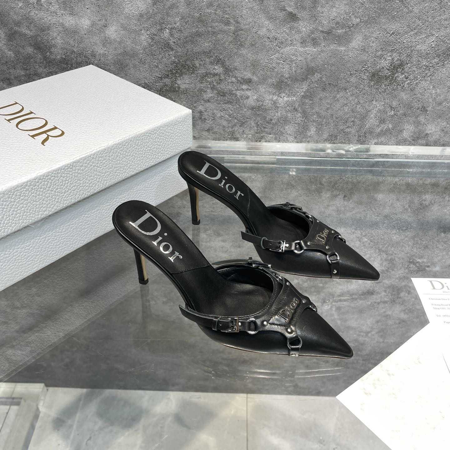 Schwarze Dior-Lederpumps - EUR FASHION