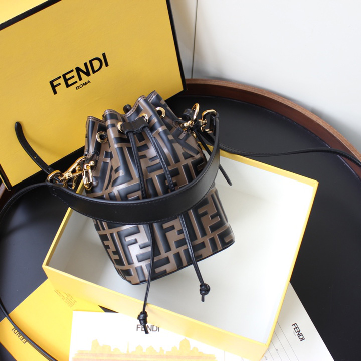 Fendi Mon Tresor Mini-Tasche aus braunem Leder (18-12-10 cm) - EUR FASHION