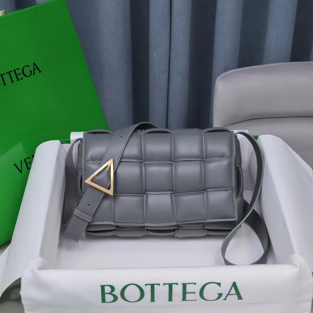 Bottega Veneta gepolsterte Kassette (26-18-8CM) - EUR FASHION