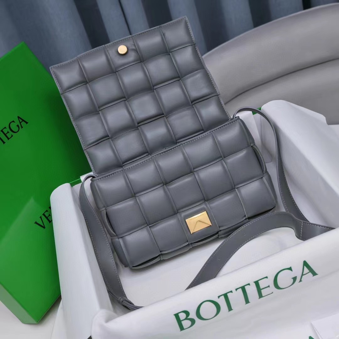Bottega Veneta gepolsterte Kassette (26-18-8CM) - EUR FASHION